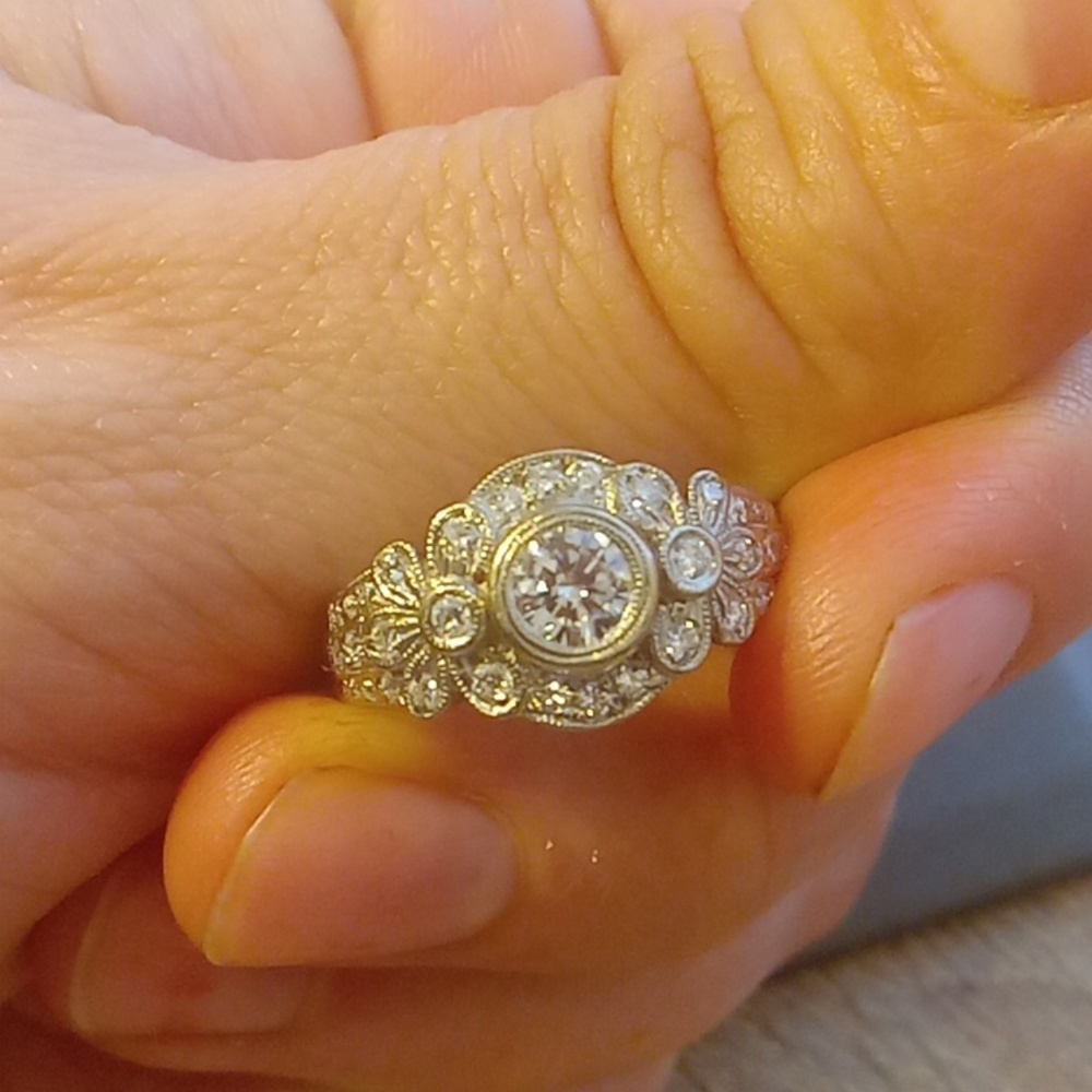 18k white gold diamond ring - Picture 3 of 5